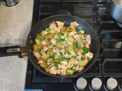 Kalakutienos troškinys su cukinija ir žaliuoju svogūnu Žingsnis 6