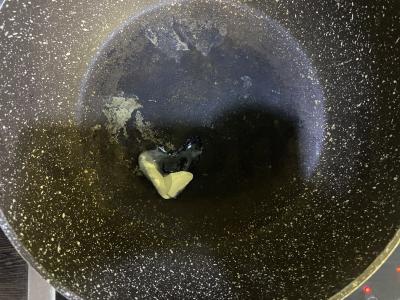 Tostai su varškės sūriu, skrambučiu ir krevetėmis Žingsnis 3