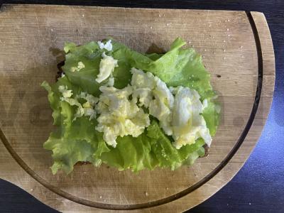 Tostai su varškės sūriu, skrambučiu ir krevetėmis Žingsnis 6