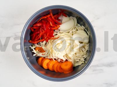 Daržovės lėtojoje viryklėje Žingsnis 2