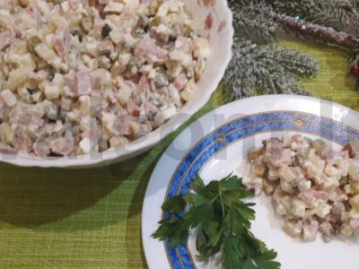 Olivje su karbonaidu pagrindine nuotrauka