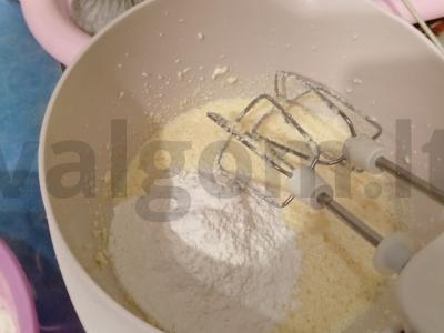 Zebro pyragas su kakava ant kefyro Žingsnis 8