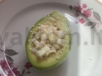 Užkandis su avokadu ir Pekino kopūstu pagrindine nuotrauka