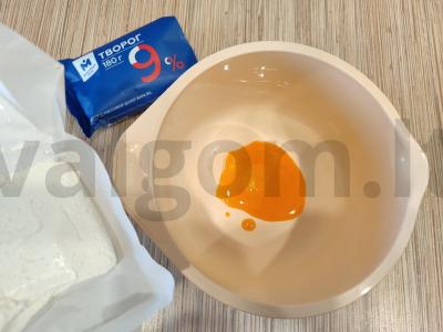 Skani varškėtukai su bananų įdaru Žingsnis 2