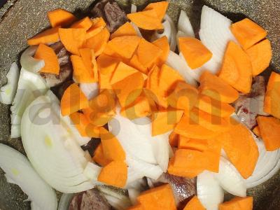 Kalakutų širdelės su daržovių garnyru Žingsnis 4