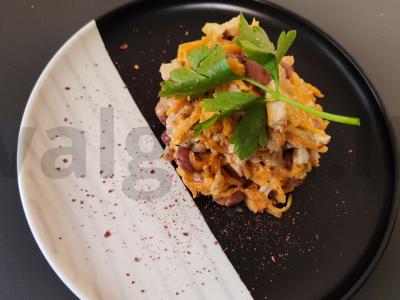 Pupelių ir vištienos filė salotos pagrindine nuotrauka