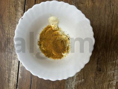 Vištienos filė su sultinga suluguni ir žolelių įdaru Žingsnis 1