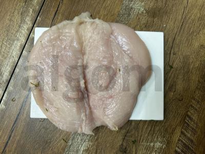 Vištienos filė su sultinga suluguni ir žolelių įdaru Žingsnis 7