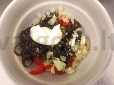 Salotos su jūros kopūstais, vyšniniais pomidorais ir paprikomis Žingsnis 4