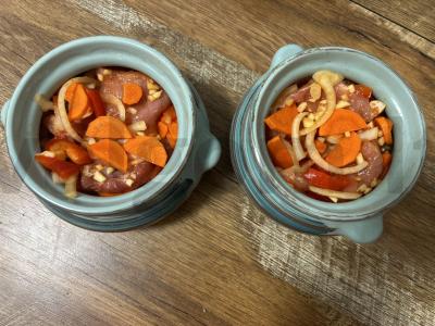 Švelni kiauliena su daržovėmis puoduose Žingsnis 5