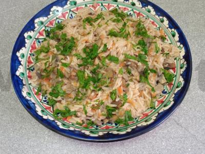 Basmati ryžiai su daržovėmis ir karališkais grybais pagrindine nuotrauka