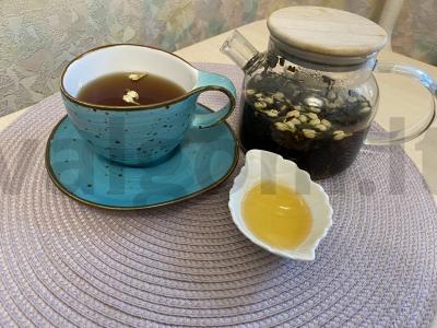 Juodasis arbata su jazminais pagrindine nuotrauka