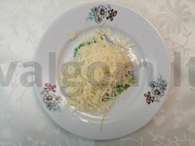 Kepamas pyragas su varškės-sūrio įdaru Žingsnis 3