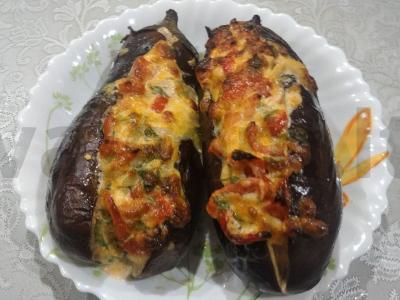 Nuostabūs sutrinti baklažanai su įdaru pagrindine nuotrauka