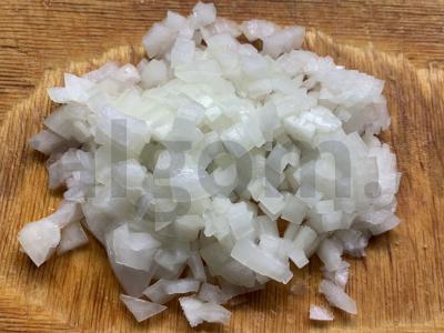 Olivje su marinuotais agurkais ir grietine Žingsnis 4