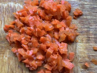 Olivje su marinuotais agurkais ir grietine Žingsnis 5