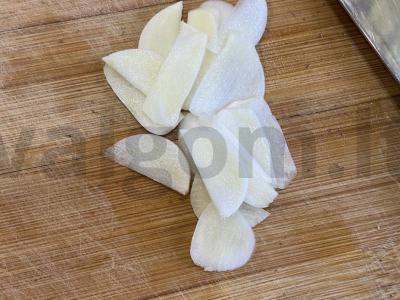 Keptas brie sūris su įvairiais duonos tipais ir vyšniniais pomidorais Žingsnis 2