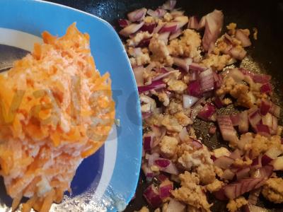 Mėsos omletas su svogūnais ir avokadu Žingsnis 4