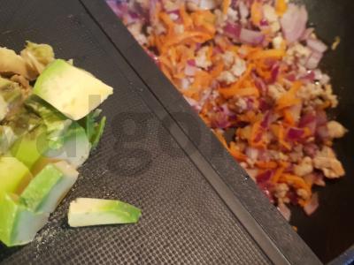 Mėsos omletas su svogūnais ir avokadu Žingsnis 5