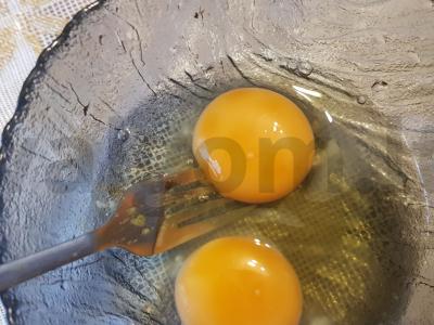 Mėsos omletas su svogūnais ir avokadu Žingsnis 6