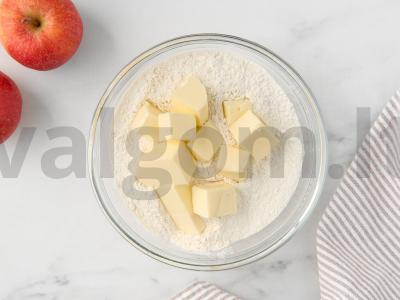 Varškė su obuoliais Žingsnis 1