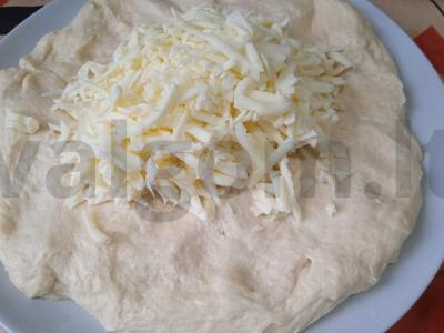Hachapuri su rūkytu Adygei sūriu Žingsnis 3