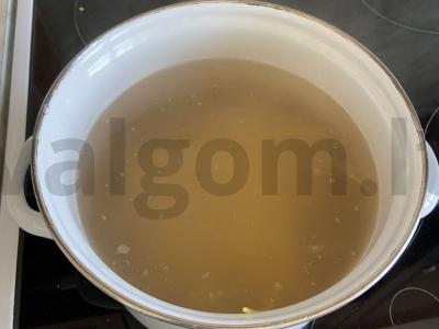 Makaronai su špinatais, džiovintais pomidorais ir sūriu Žingsnis 1