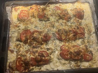 Mėsa prancūziškai su žolelėmis ir prieskoniais pagrindine nuotrauka