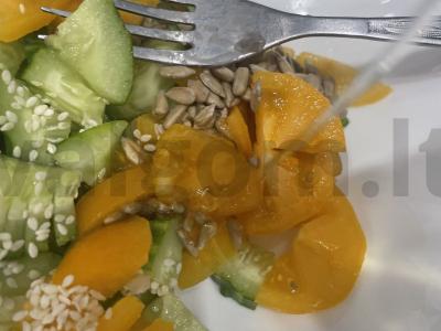 Salotas „Lengvas“ su keptais saulėgrąžų sėklomis Žingsnis 5