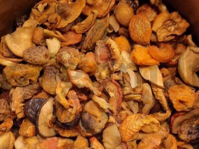 Džiovintų vaisių kompotas „Naudingas“ Žingsnis 1