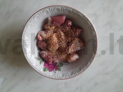 Kepti vištienos širdelės su džiovintu česnaku Žingsnis 2