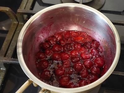 Vyniotinis su vyšniomis Žingsnis 2