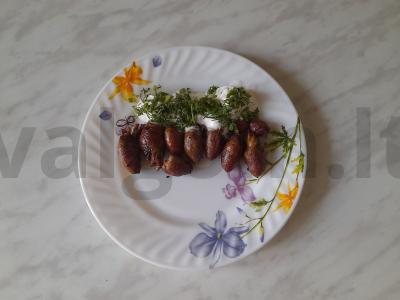 Kepti vištienos širdelės su džiovintu česnaku pagrindine nuotrauka