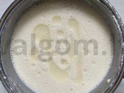 Ploni blynai su raugintu pienu ir verdančiu vandeniu Žingsnis 5