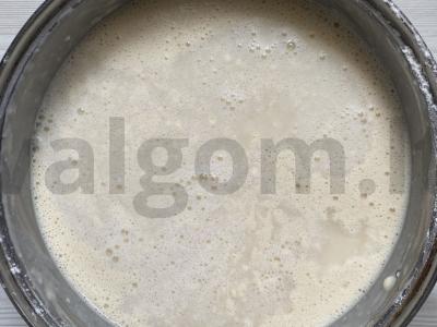 Ploni blynai su raugintu pienu ir verdančiu vandeniu Žingsnis 6