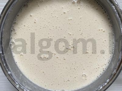 Ploni blynai su raugintu pienu ir verdančiu vandeniu Žingsnis 7