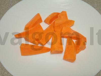 Jautienos steikas, kepamas kokosų aliejuje su brokolių ir batatų garnyru Žingsnis 1