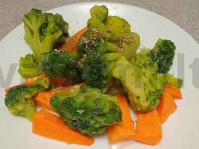 Jautienos steikas, kepamas kokosų aliejuje su brokolių ir batatų garnyru Žingsnis 3