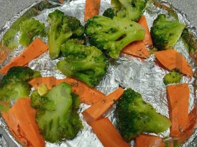 Jautienos steikas, kepamas kokosų aliejuje su brokolių ir batatų garnyru Žingsnis 4