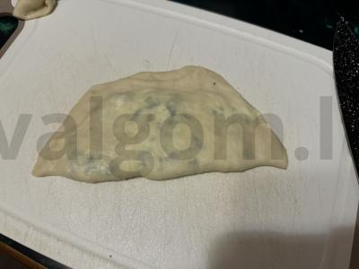 Sūrio ir žolelių paplotėliai Žingsnis 10