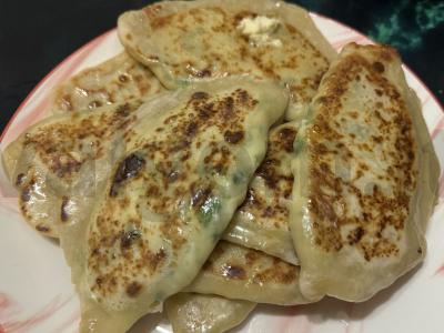 Sūrio ir žolelių paplotėliai pagrindine nuotrauka