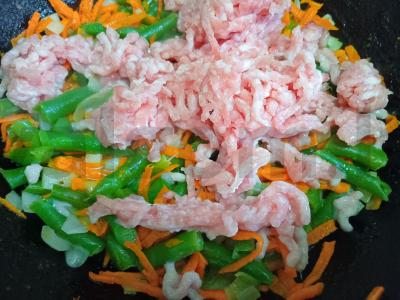 Bulgūras su daržovėmis ir kiaulienos faršu Žingsnis 4