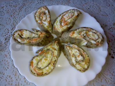 Kepeninė ritinėliai su sūrio-kiaušinio įdaru pagrindine nuotrauka