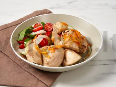 Namų vištiena lėtojoje viryklėje pagrindine nuotrauka