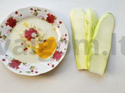 Cukinijos su sūriu ir žolelėmis Žingsnis 1