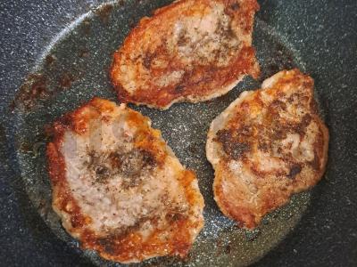 Mėsos kepsniai per 25 minutes Žingsnis 4