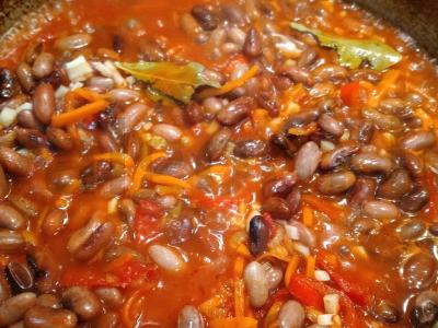 Skani pupelė pomidorų padaže su daržovėmis Žingsnis 5