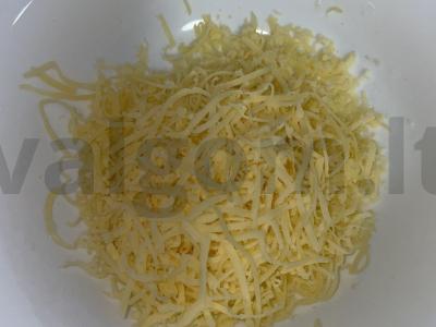 Omletas su be laktoziniu pienu Žingsnis 1