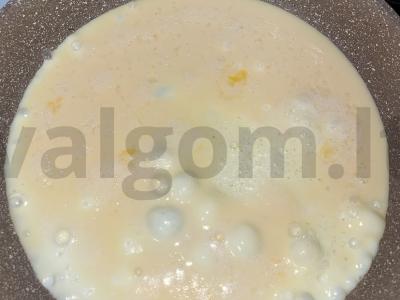 Omletas su be laktoziniu pienu Žingsnis 4