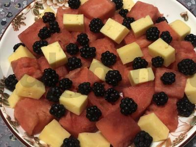 Salotas su arbūzu ir sūriu Žingsnis 5